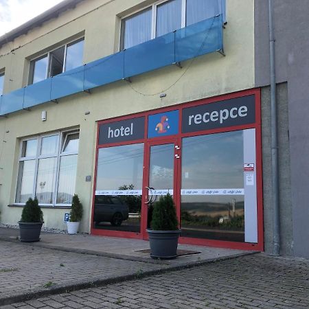 Hotel Joker Obrnice Bagian luar foto