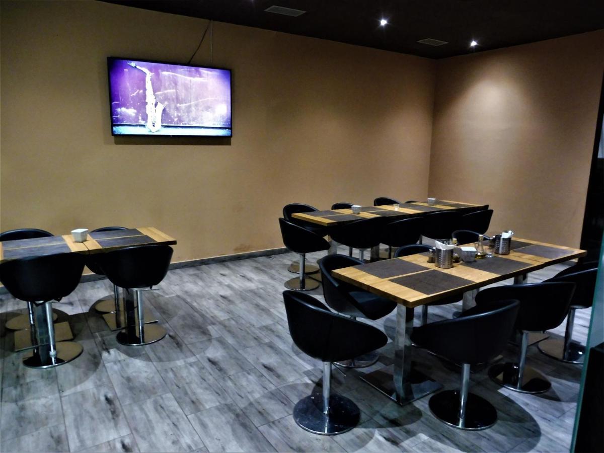 Hotel Joker Obrnice Bagian luar foto