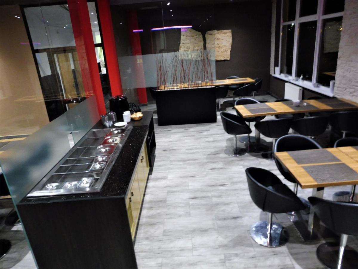 Hotel Joker Obrnice Bagian luar foto