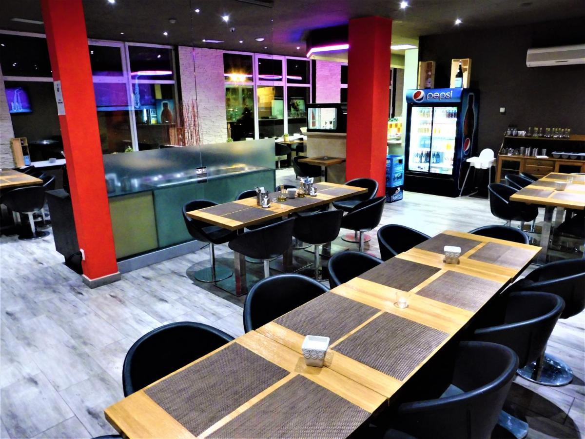 Hotel Joker Obrnice Bagian luar foto