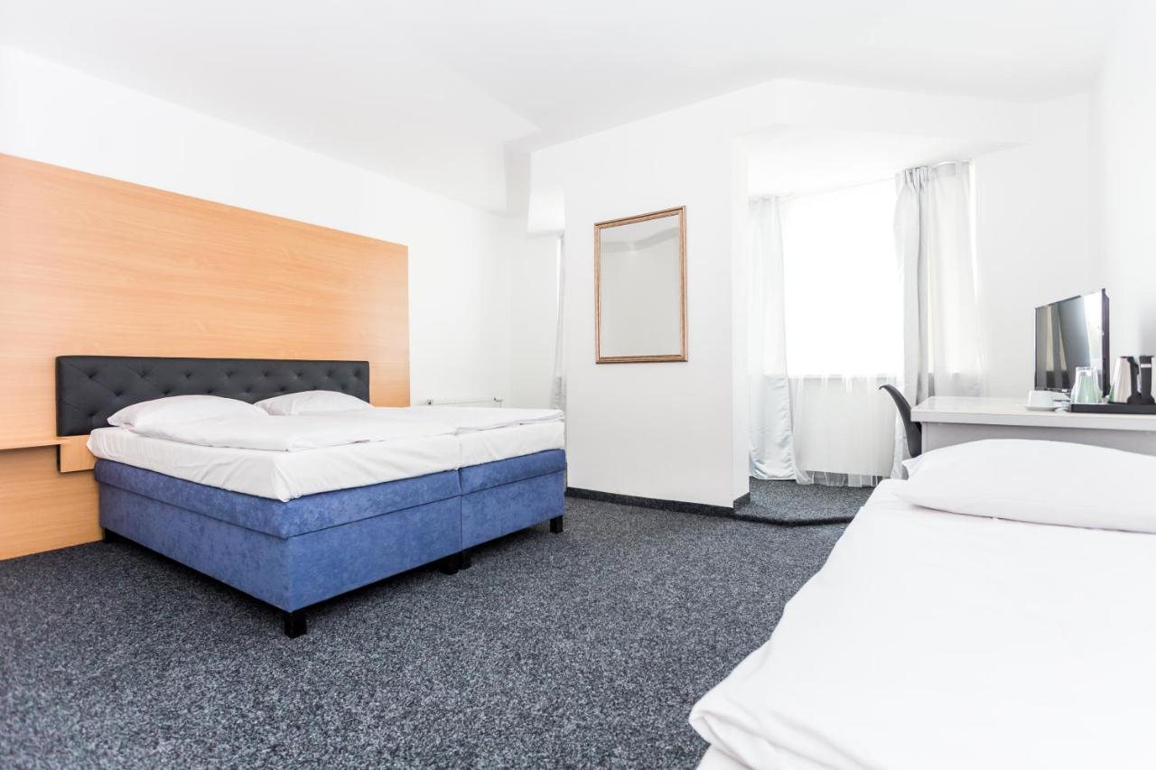 Hotel Joker Obrnice Bagian luar foto