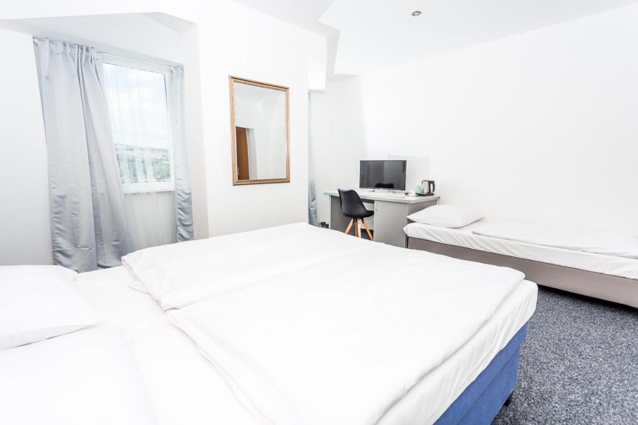 Hotel Joker Obrnice Bagian luar foto