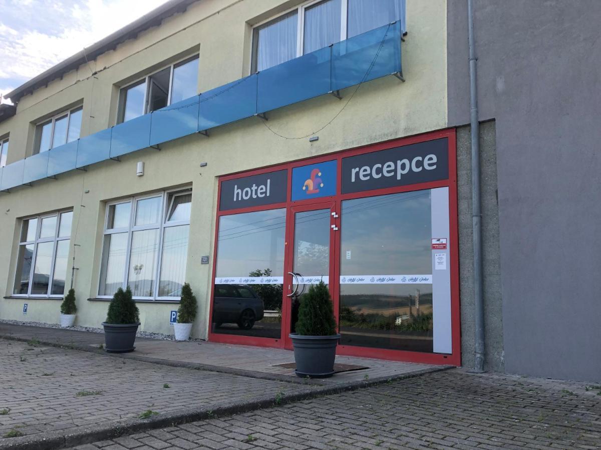 Hotel Joker Obrnice Bagian luar foto