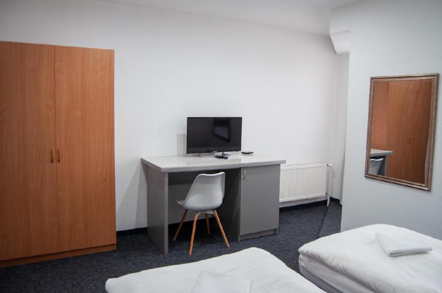 Hotel Joker Obrnice Bagian luar foto