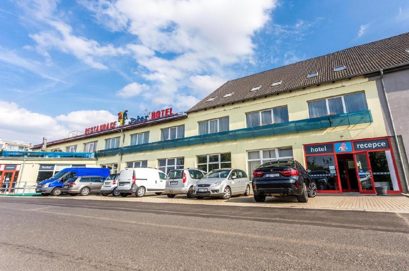 Hotel Joker Obrnice Bagian luar foto