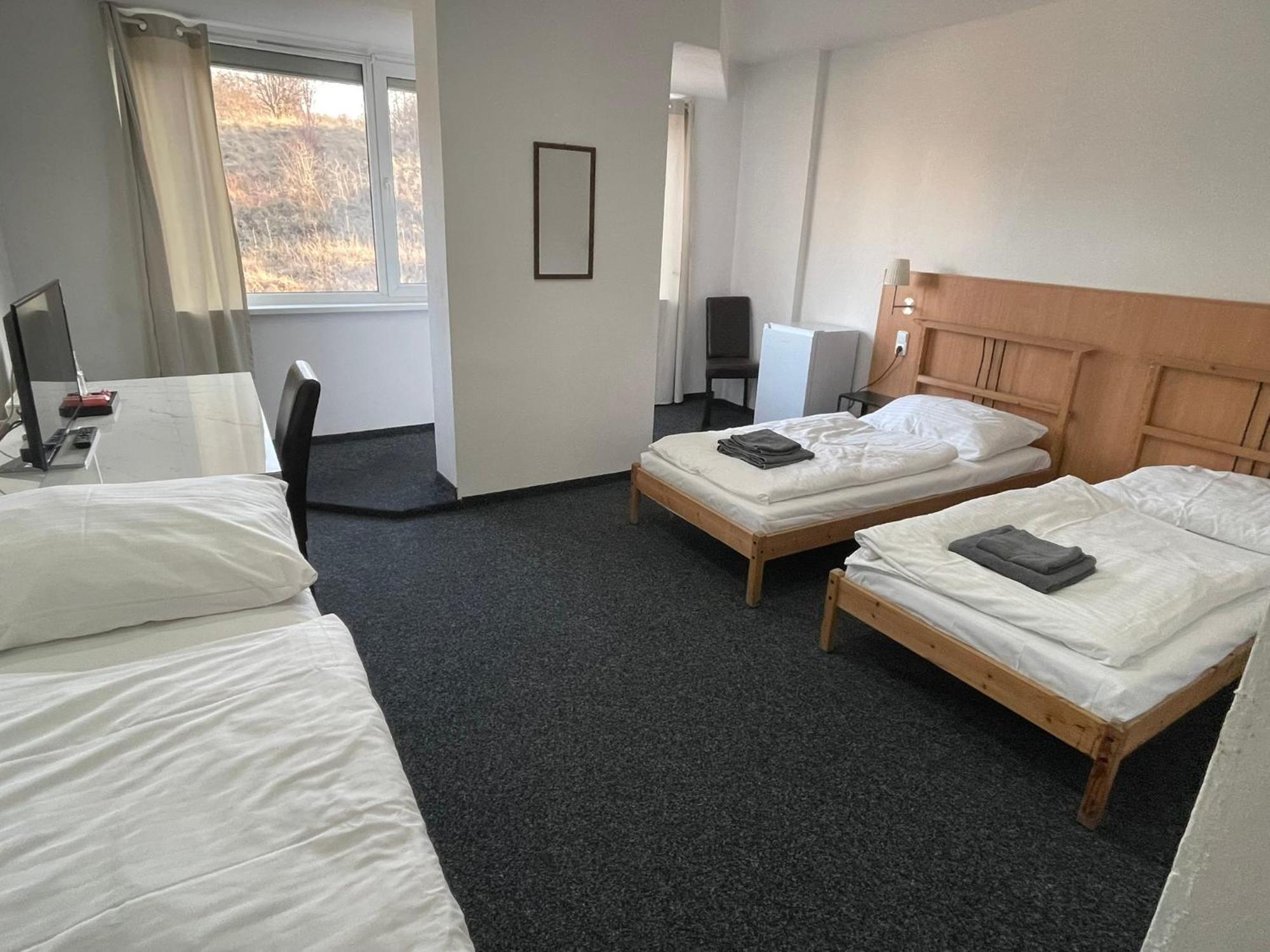 Hotel Joker Obrnice Bagian luar foto