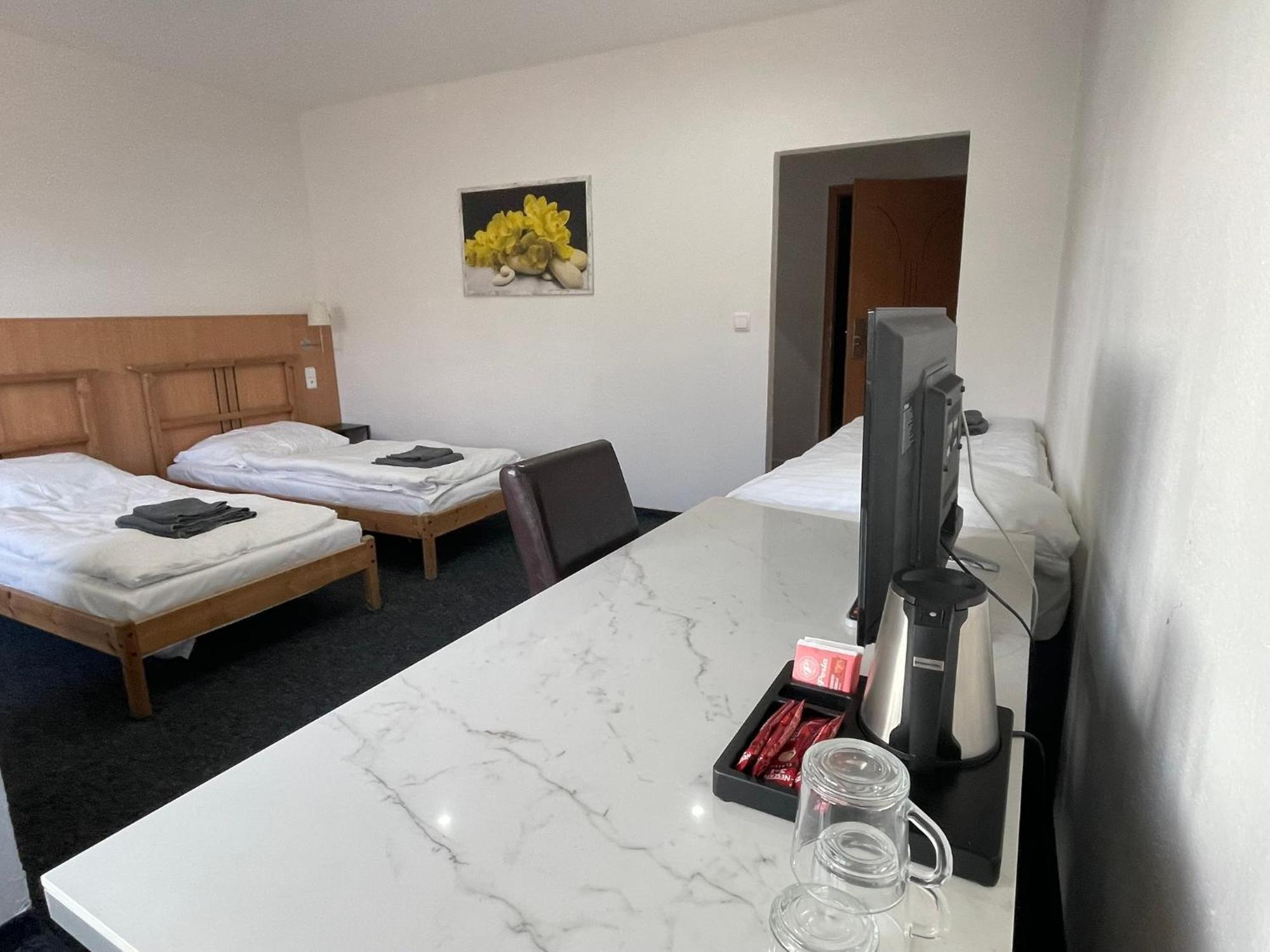 Hotel Joker Obrnice Bagian luar foto